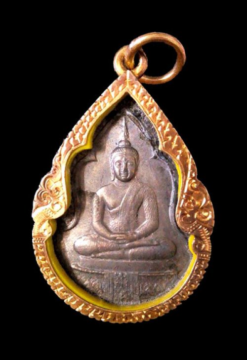 เหรียญพระแก้วมรกต ภปร ฉลองกรุง 200 ปี ปี 2525 เนื้อเงินเลี่ยมทอง