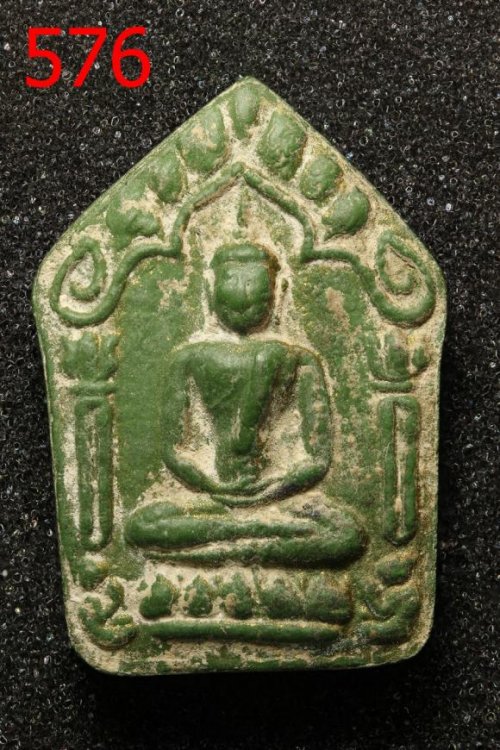 พระขุนแผนผงพรายกุมาร เนื้อเขียว หลวงปู่ทิม  หลังฝังตะกรุดทอง (576)