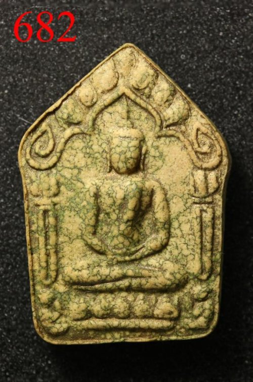 พระขุนแผนผงพรายกุมาร หลวงปู่ทิม มีกลิ่นน้ำมันพระเจ้าตาก เนื้อข้าวเหนียว ผสมว่านเถาวัลย์หลง (682)