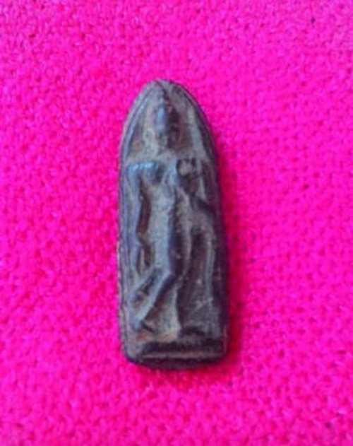 พระลีลาเม็ดขนุน